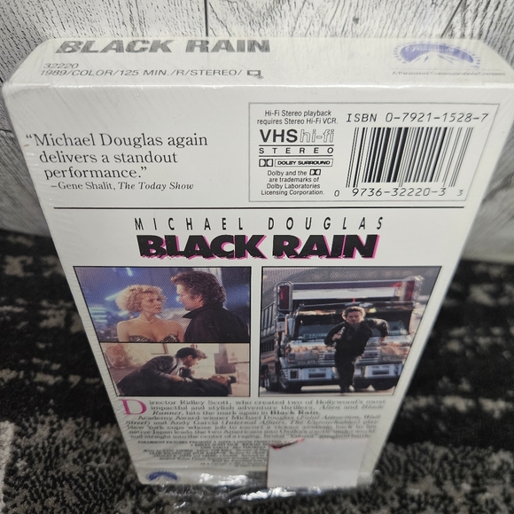 Black Rain VHS Michael Douglas thriller Paramount Pictures Andy Garcia 1989 - Picture 6 of 11